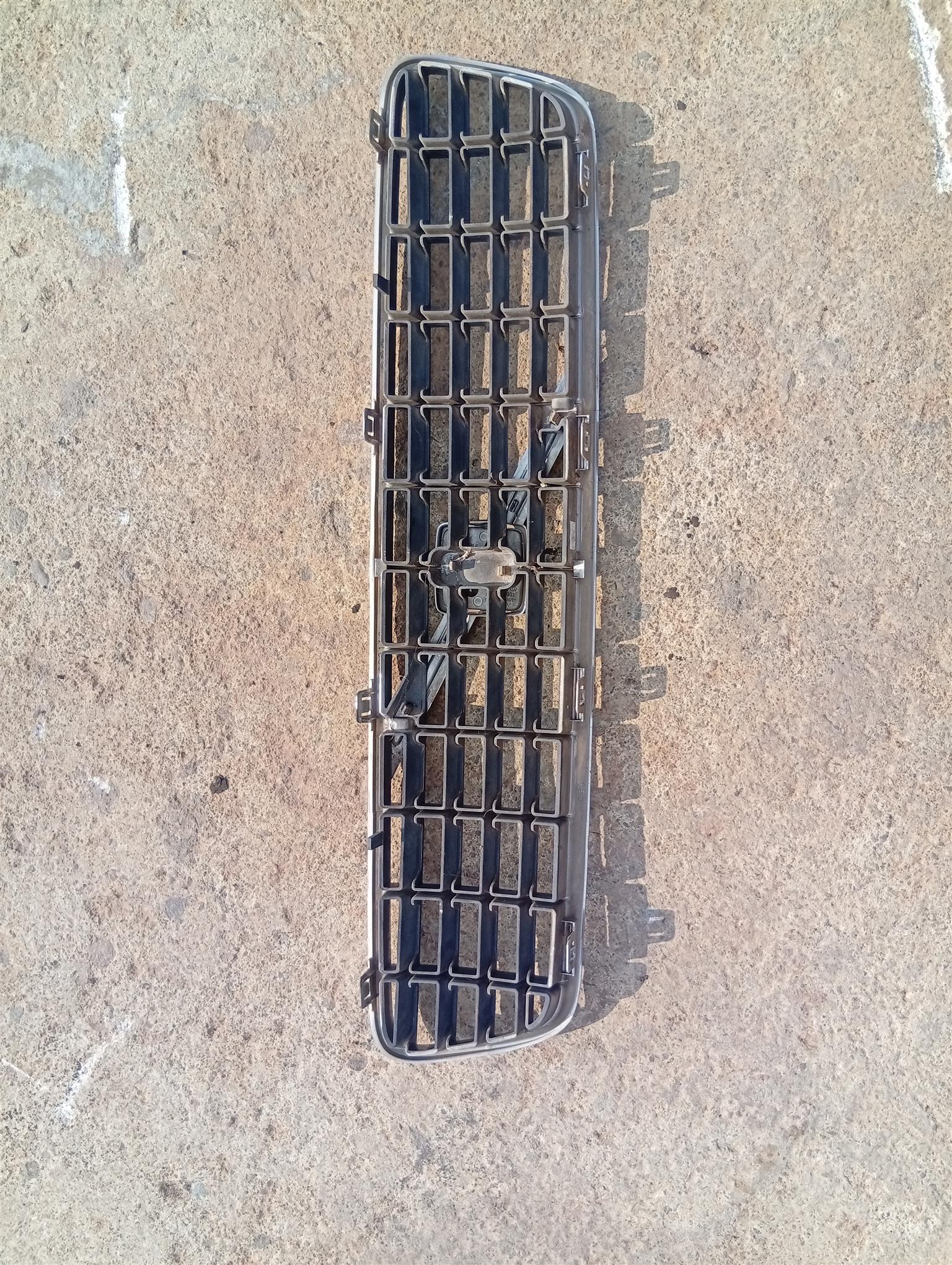 2005-2011 Volvo S40 front grille grill for sale - Private Seller 2005-2011 Volvo S40 front grille grill for sale - Private Seller