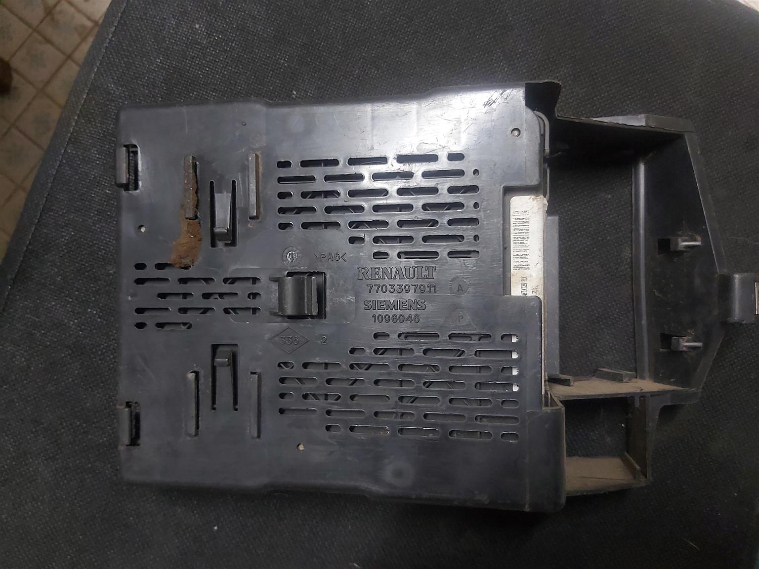 Control box Renault scenic 2001 - Private Seller Control box Renault scenic 2001 - Private Seller