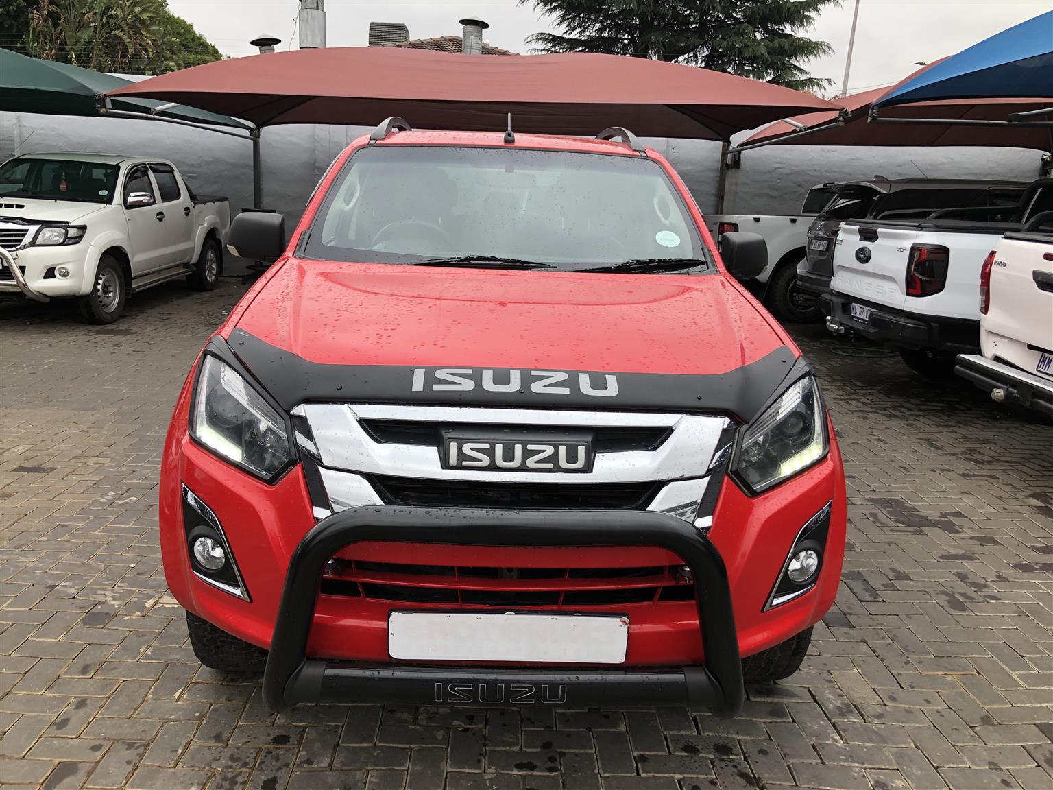 Used 2015 Isuzu KB 300D-Teq double cab 4x4 LX - Private Seller Used 2015 Isuzu KB 300D-Teq double cab 4x4 LX - Private Seller