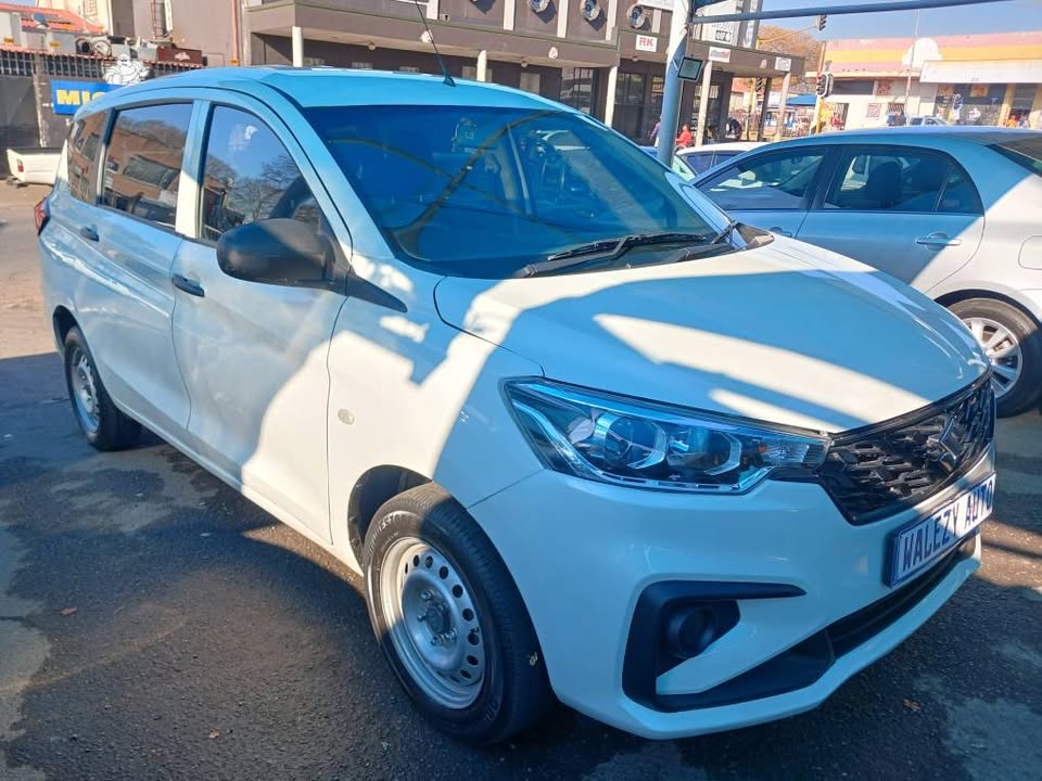 2023 SUZUKI ERTIGA 1.5 7SEATER  Transmission: Manual  Mileage: 94000km Fueltype: Petrol  White