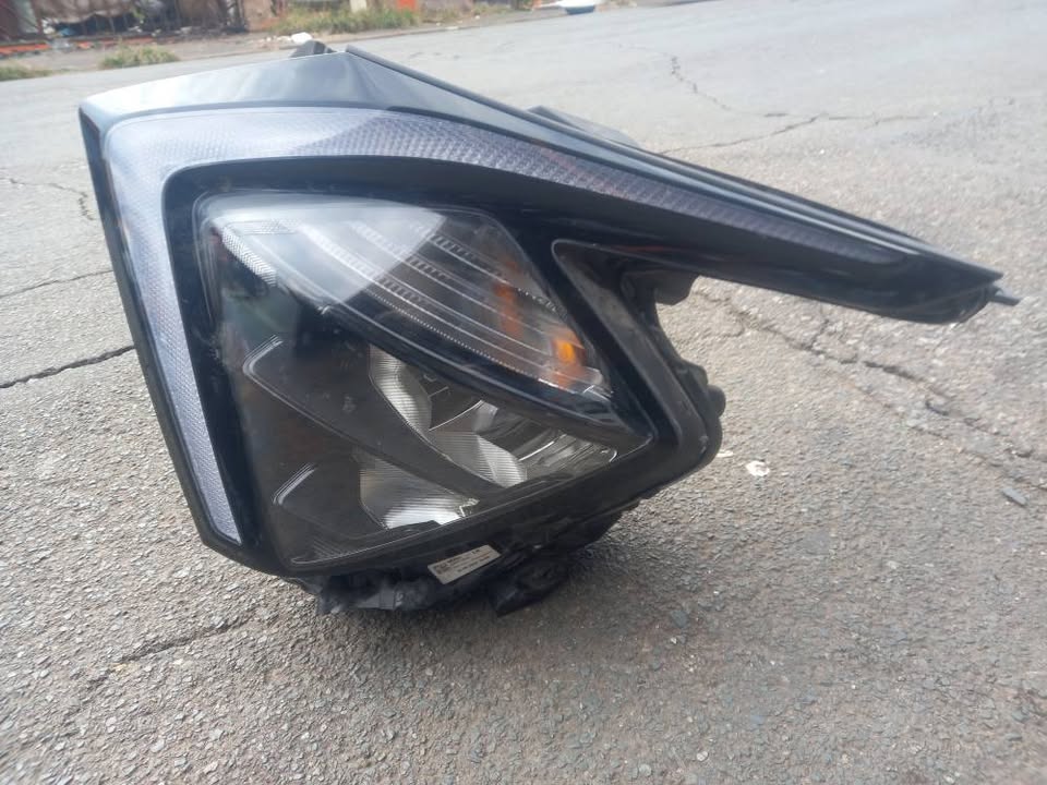 2023 - 2025 KIA SPORTAGE LED HEADLIGHT LEFT HAND SIDE - Private Seller 2023 - 2025 KIA SPORTAGE LED HEADLIGHT LEFT HAND SIDE - Private Seller
