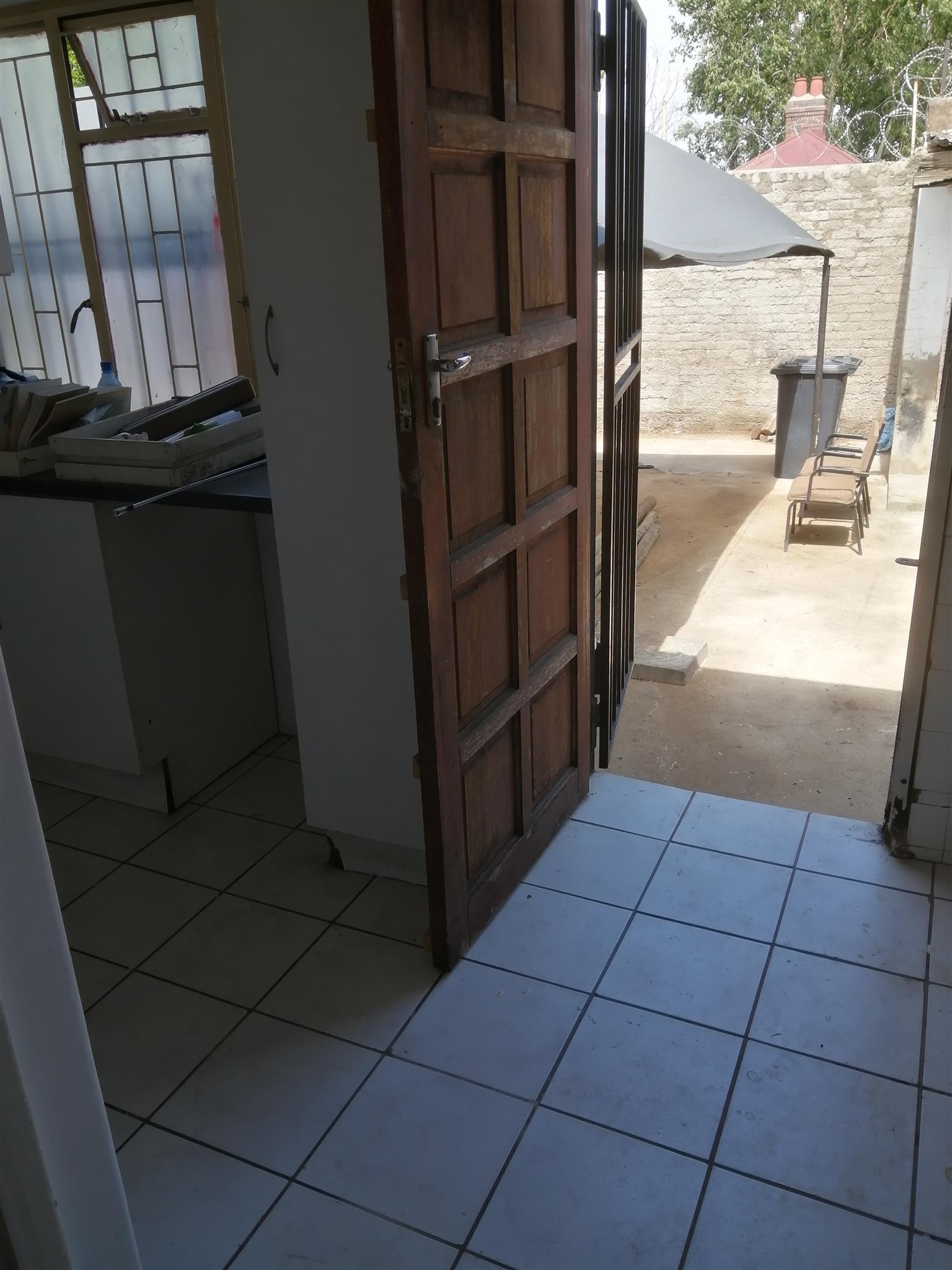 2 BED 1 BATH HOUSE IN TOWNSVIEW, JHB SOUTH Junk Mail