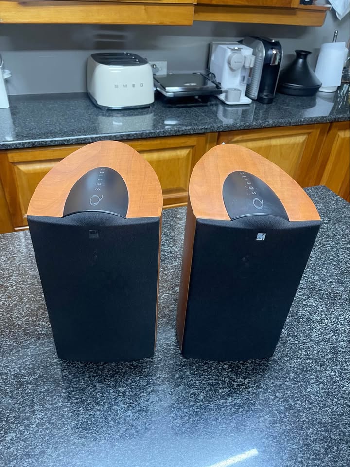 KEF iQ1 Bookshelf Speakers