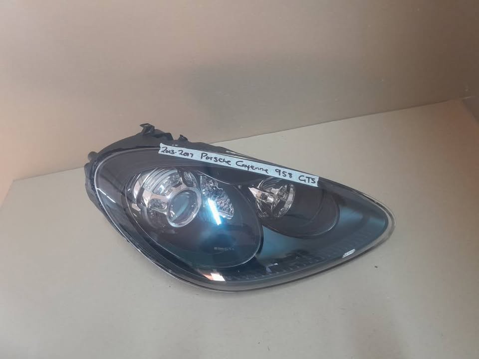 2013-2017 PORSCHE CAYANNE 958 GTS RIGHT SIDE HEADLIGHT FOR SALE
