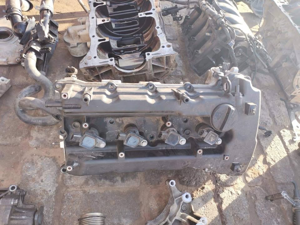 Hyundai xi 35 g4kd engin spares - Private Seller