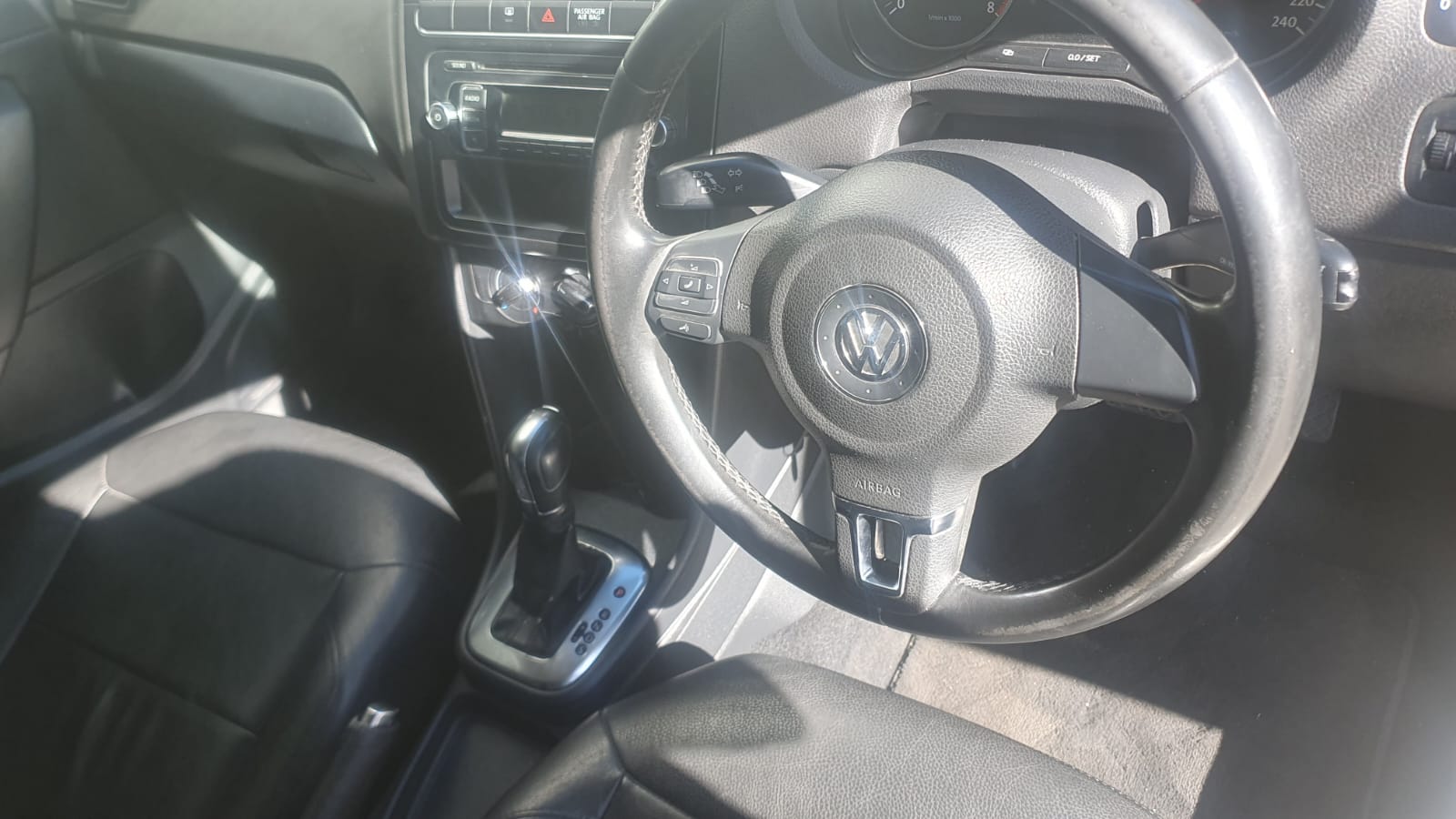 VW Polo 1.6 automatic 2013 model