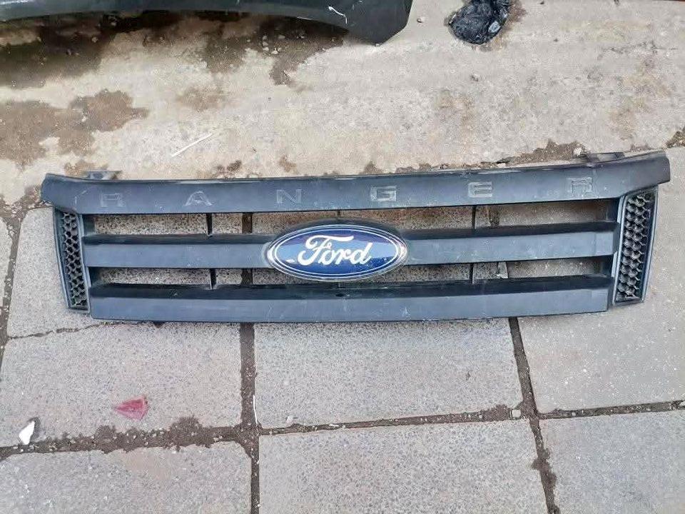 Ford Ranger T6 Front Grille At Bumper & Headlights Auto Parts - Private Seller Ford Ranger T6 Front Grille At Bumper & Headlights Auto Parts - Private Seller