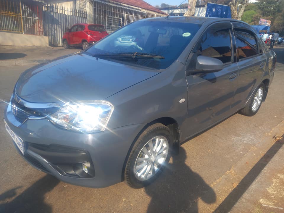 2018 TOYOTA ETIOS SEDAN 1.5 SPRINT PETROL ENGINE, MANUAL, MILEAGE 83000KM, GREY COLOR