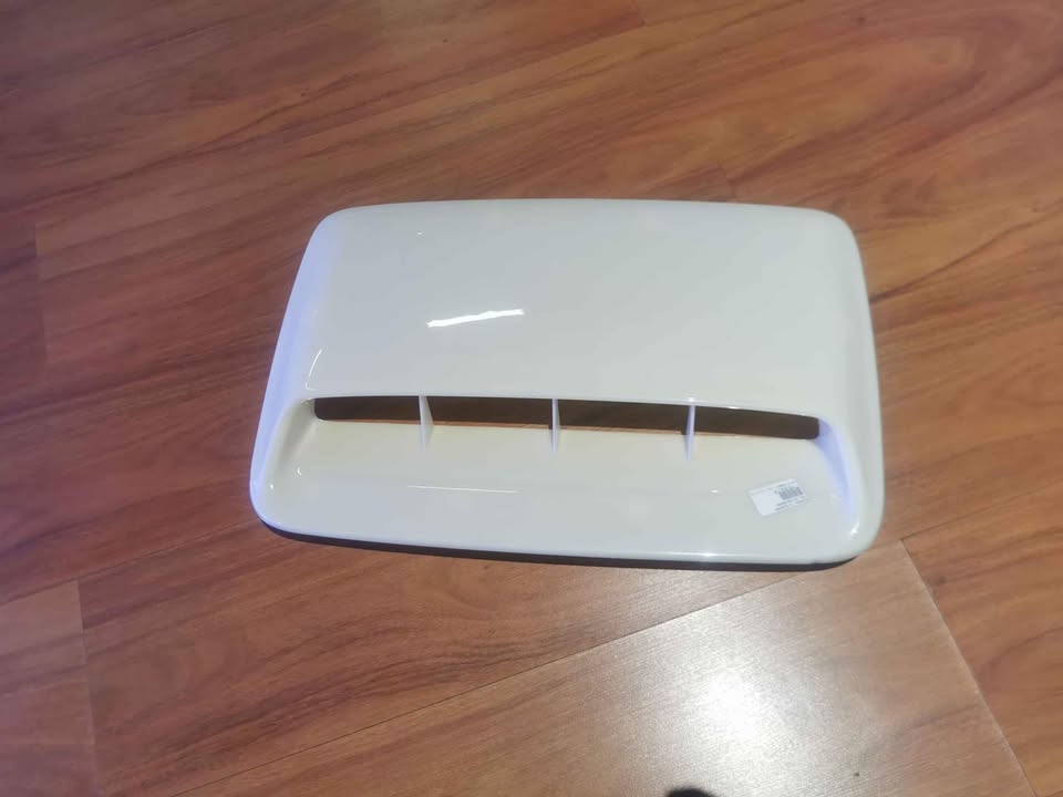 Toyota Hillux Bonnet scoop new shape - Private Seller Toyota Hillux Bonnet scoop new shape - Private Seller