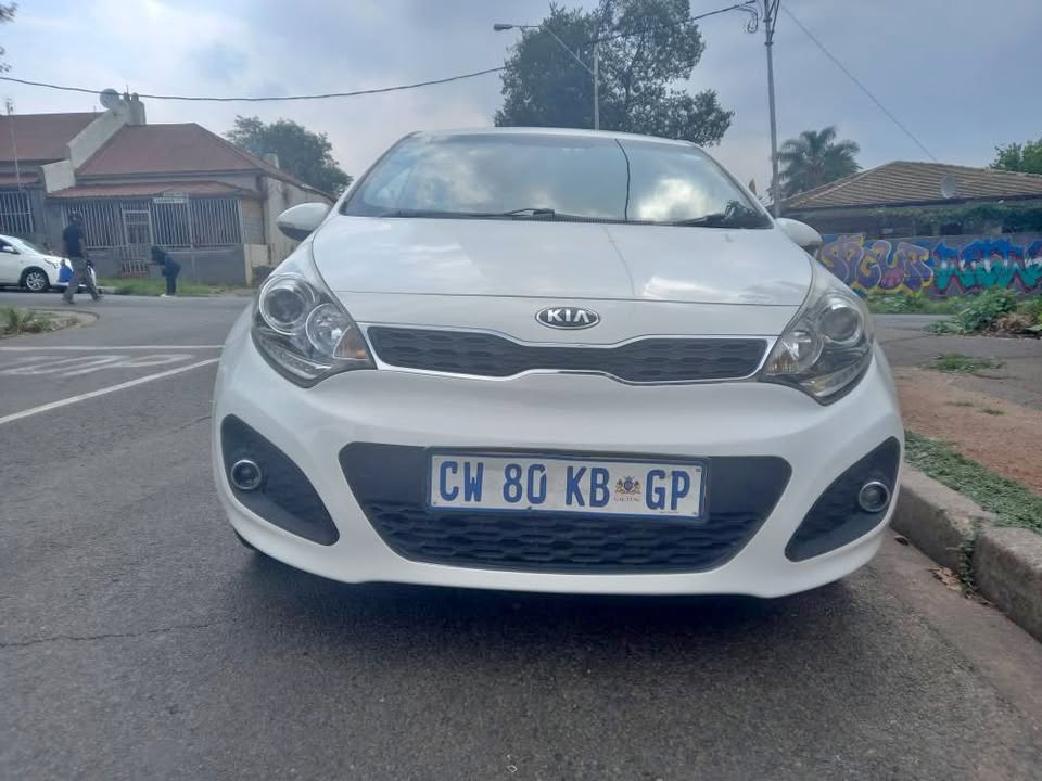 2014 Kia Rio 1.4 Tec Petrol, Manual, White Color, . Sunroof, Spare key
