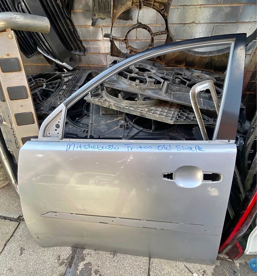 Mitsubishi Triton door - Private Seller Mitsubishi Triton door - Private Seller