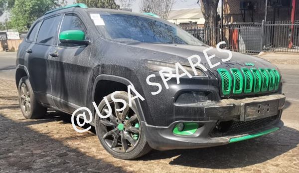 Stripping a 2014 Jeep Cherokee KL 3.2 For Spares