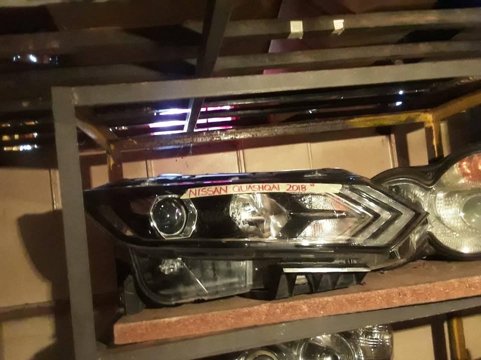 Nissan quashwai headlight 20181 - Private Seller Nissan quashwai headlight 20181 - Private Seller