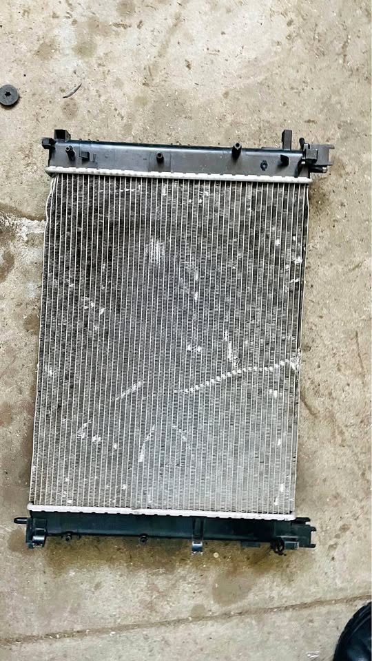 Renault Clio 4 radiator - Private Seller Renault Clio 4 radiator - Private Seller