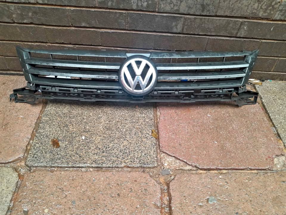 TIGUAN FRONT GRILLE 2010 TO 2015 MODEL - Private Seller