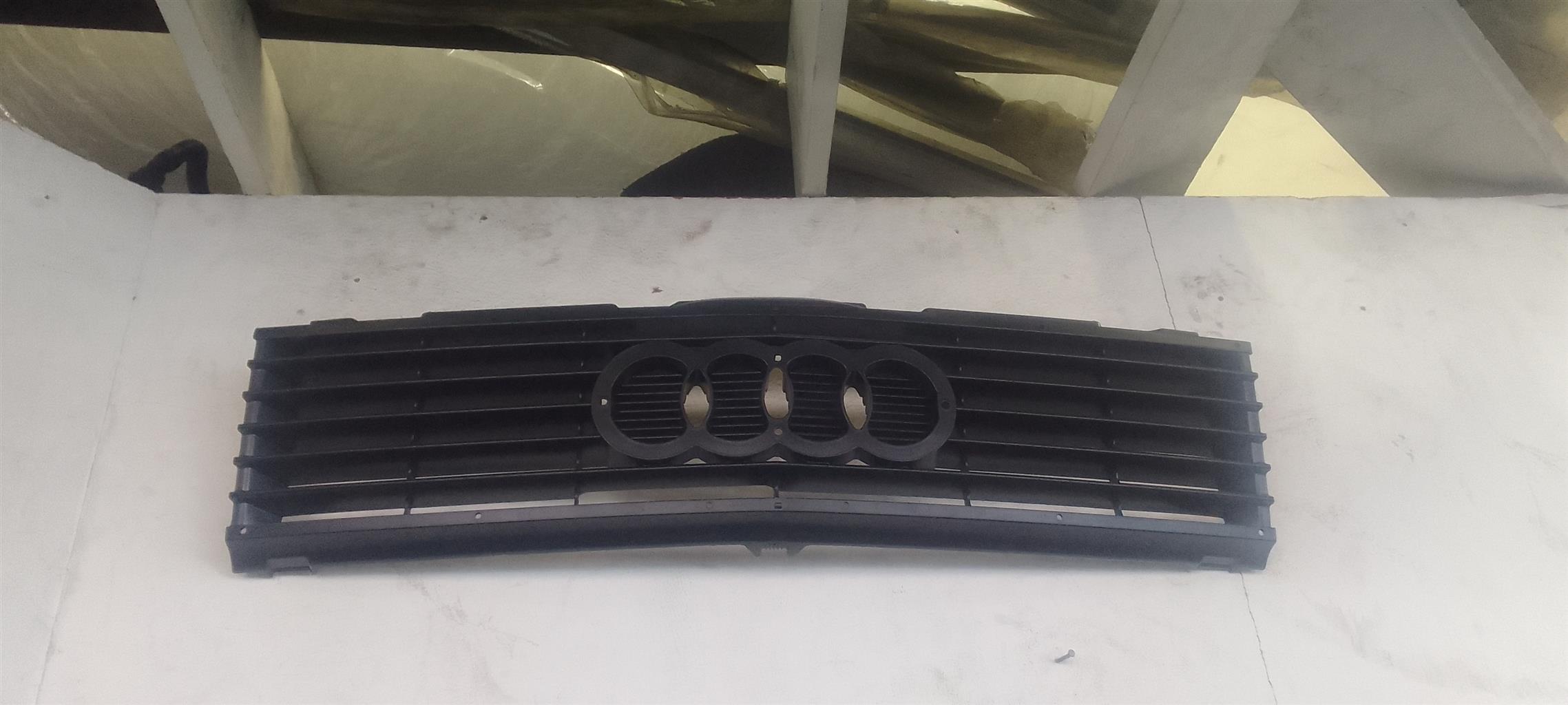 Audi 500 Grill for SALE - Private Seller Audi 500 Grill for SALE - Private Seller