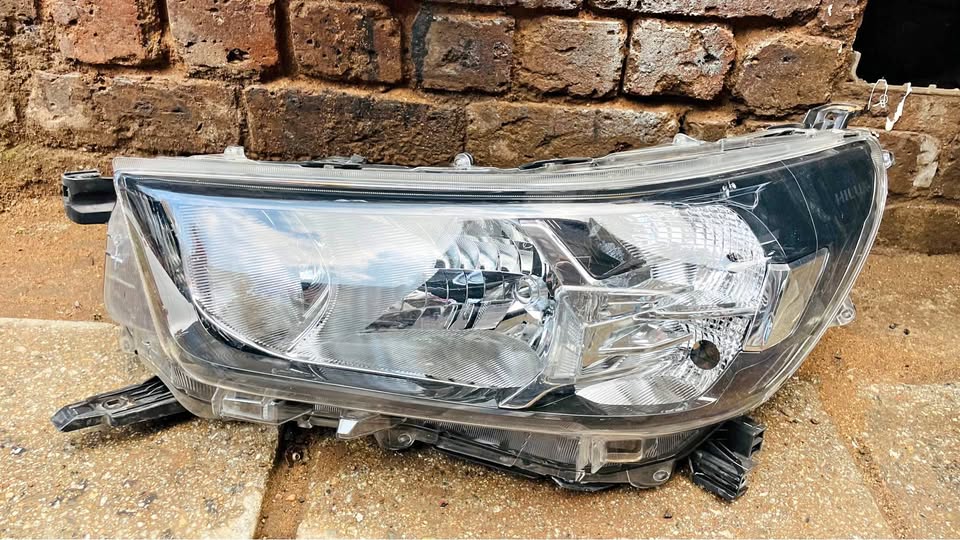 Toyota Hilux GD6 LEGEND 50 headlight - Private Seller Toyota Hilux GD6 LEGEND 50 headlight - Private Seller