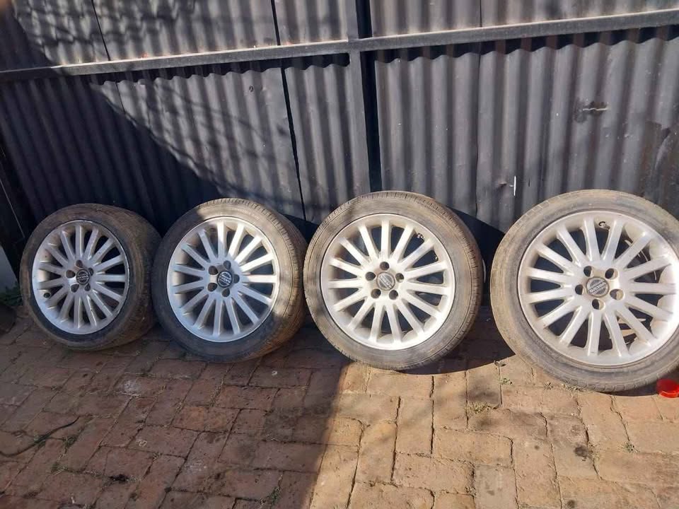 Volvo S40 17inch  Rims for sale - Private Seller
