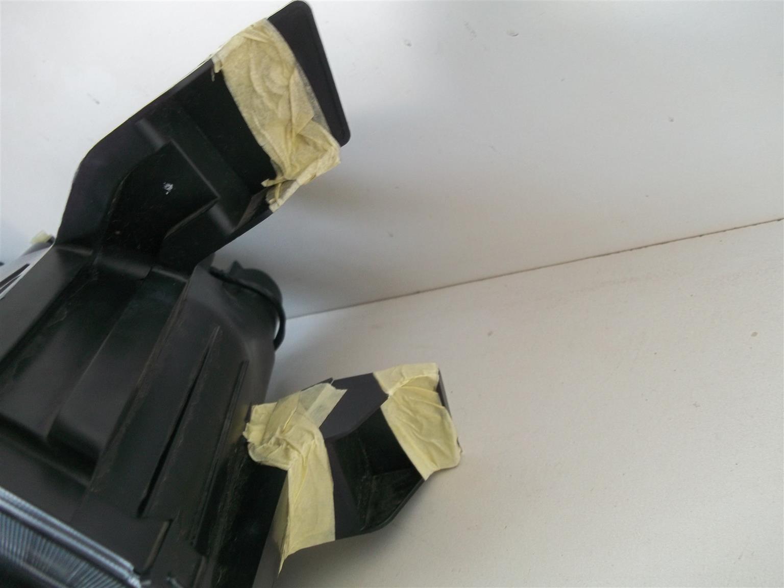 Renault Kwid (R) Headlight + DLR (SET) - Private Seller Renault Kwid (R) Headlight + DLR (SET) - Private Seller