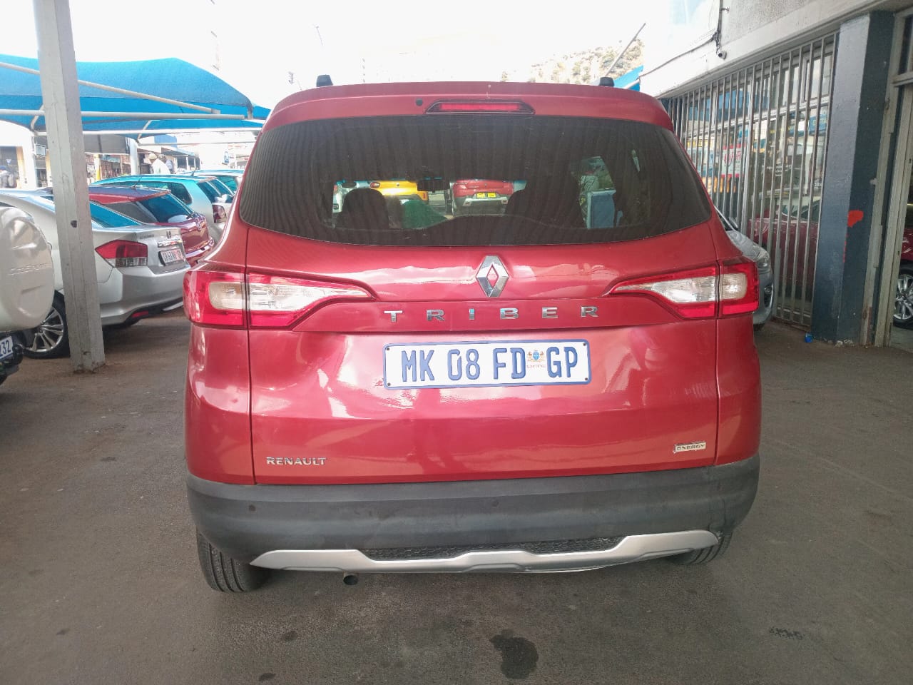 Used 2022 Renault Triber 1.0 Life - Private Seller Used 2022 Renault Triber 1.0 Life - Private Seller