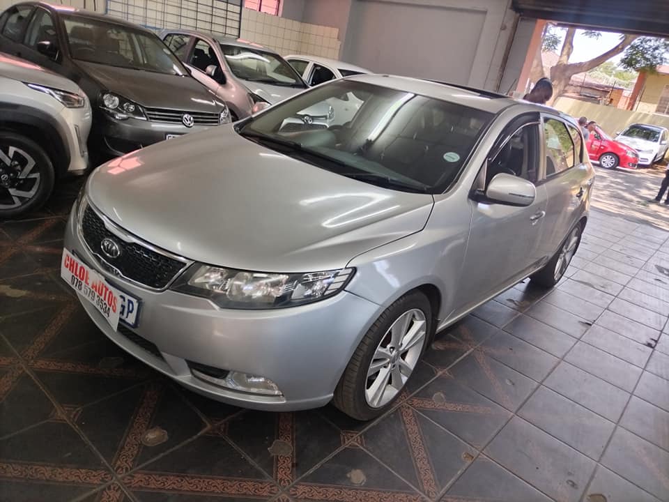 2012 Kia Cerrato 1.6 Petrol, Sparekey Automatic Silver Sunroof 84000km
