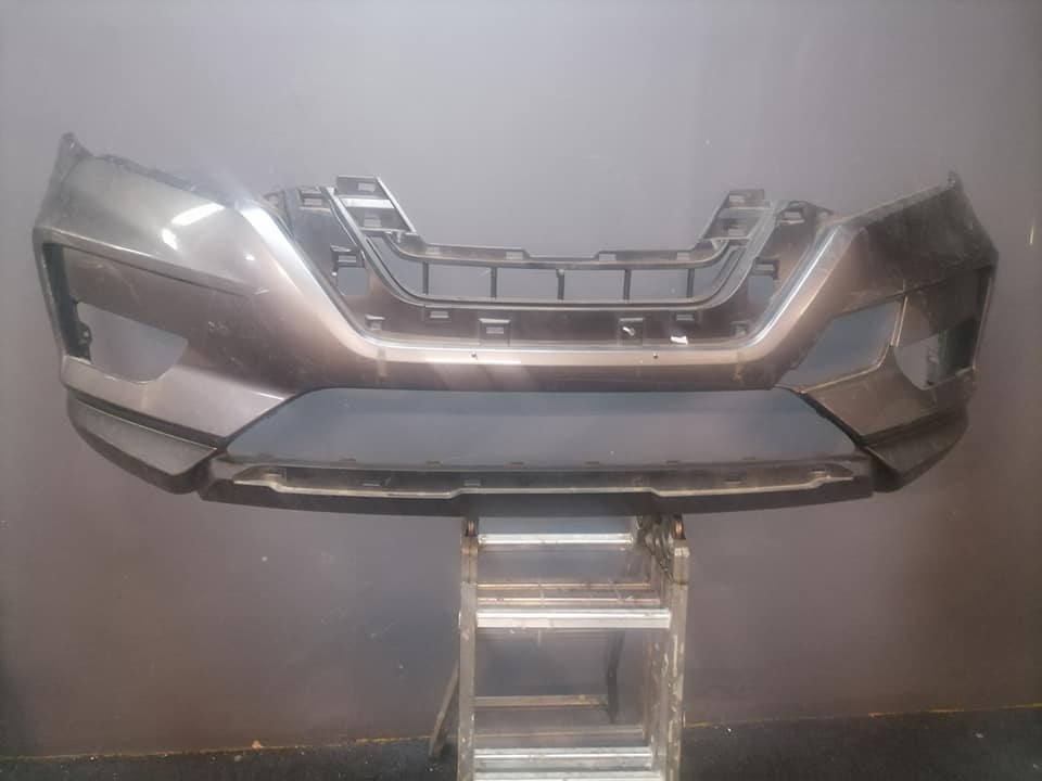 Nissan X-trail silver bumper DM or contact number in the description for assistance. - Private Seller