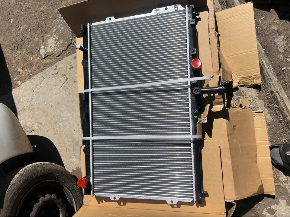 Hyundai H1 2.4/2.5 radiator new - Private Seller