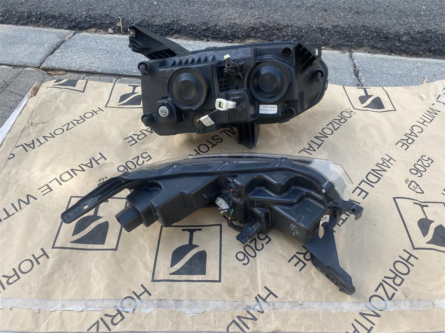 2022 RENAULT KIGER HEADLIGHTS LEFT SIDE FOR SALE. IN PRISTINE CONDITION - Private Seller 2022 RENAULT KIGER HEADLIGHTS LEFT SIDE FOR SALE. IN PRISTINE CONDITION - Private Seller