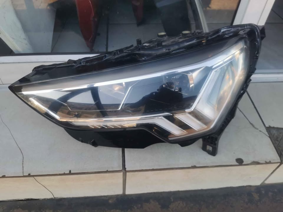 Audi Q3 single xenon headlight 2023 - Private Seller Audi Q3 single xenon headlight 2023 - Private Seller