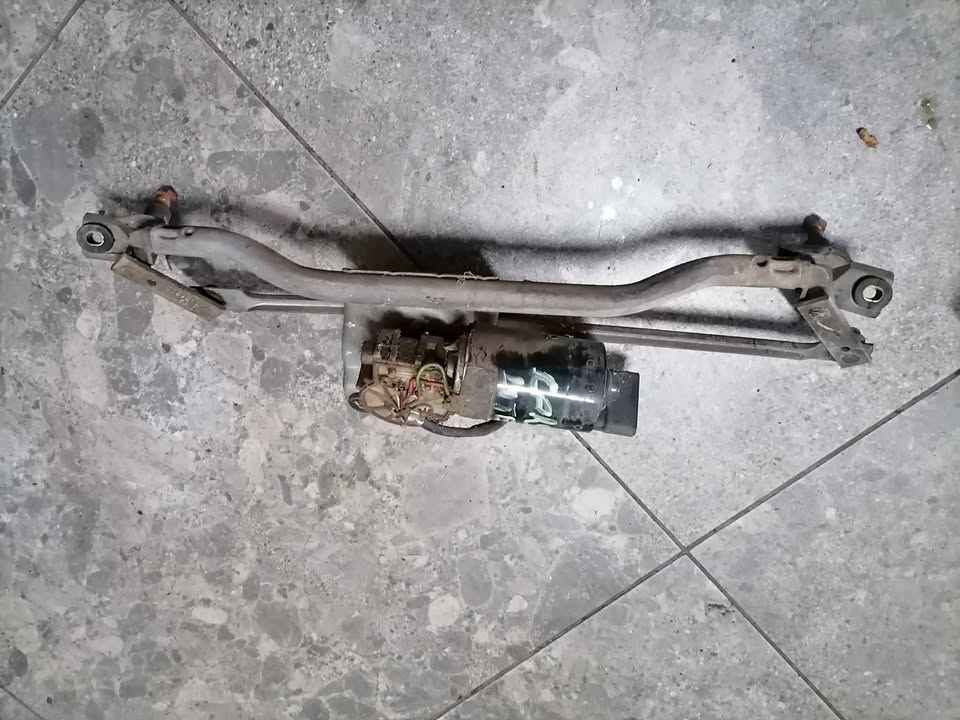 Opel Corsa Lite Wiper Mechanism/Motor - Private Seller Opel Corsa Lite Wiper Mechanism/Motor - Private Seller