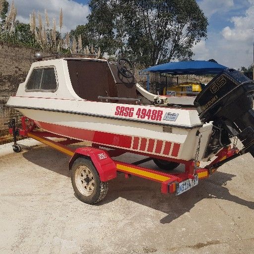 Cabin cruiser