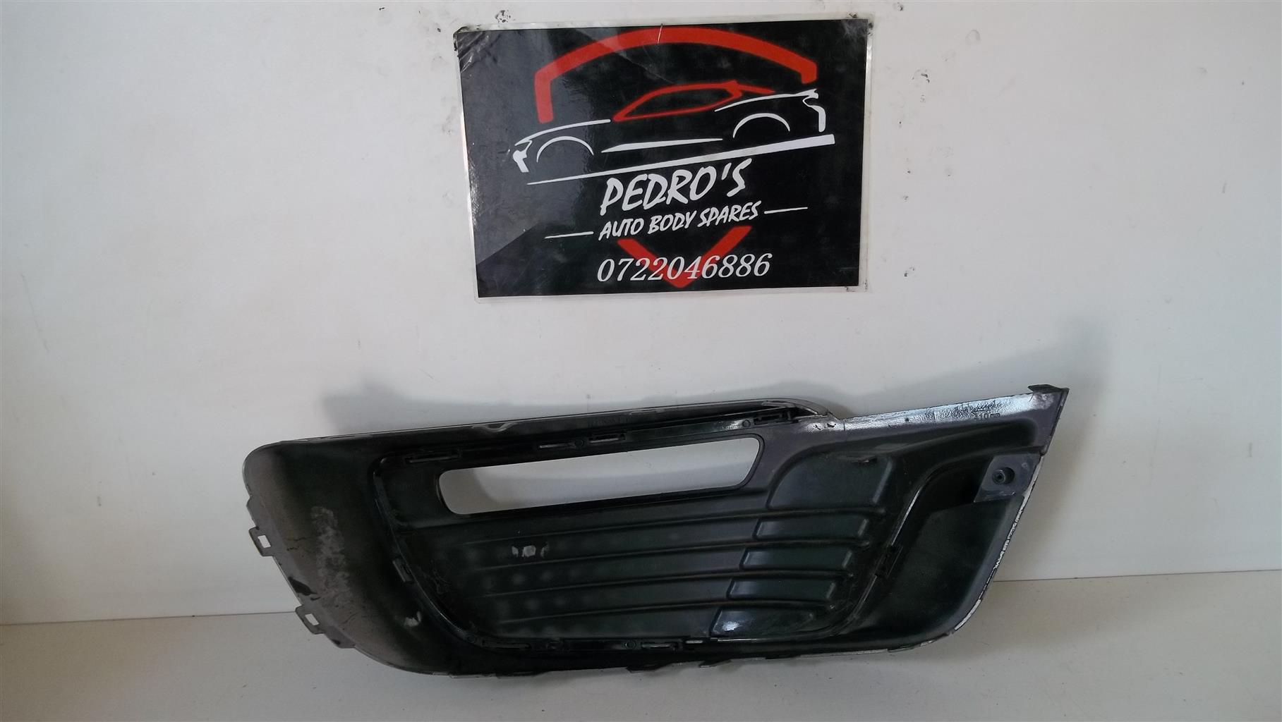 Renault Megane 3 left fog light grille - Private Seller Renault Megane 3 left fog light grille - Private Seller