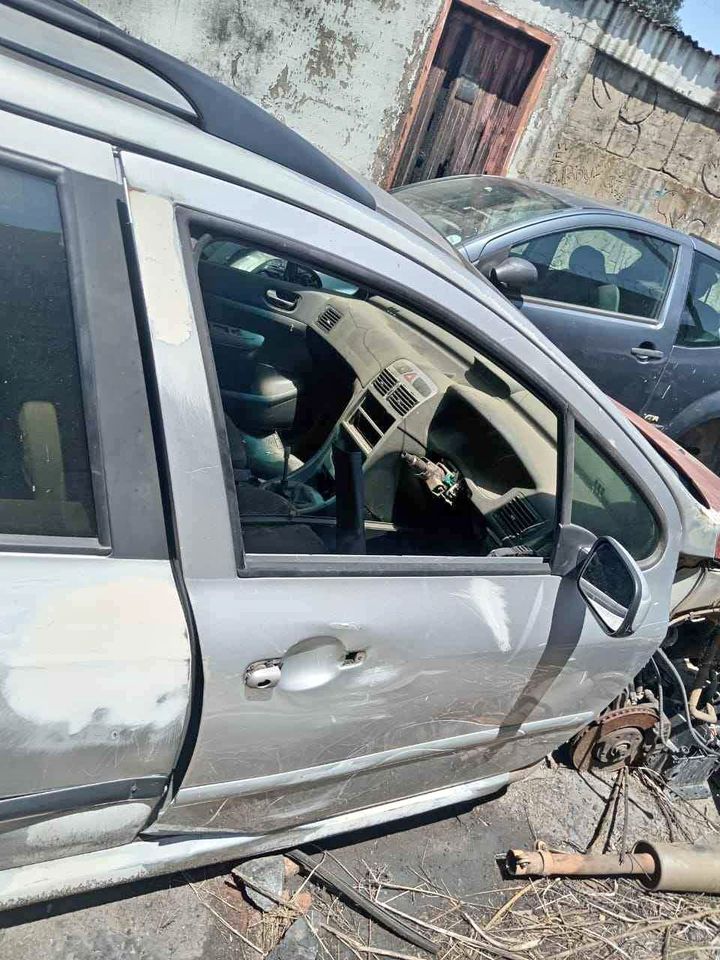 Peugeot 307 10fx station wagon right front door - Private Seller Peugeot 307 10fx station wagon right front door - Private Seller
