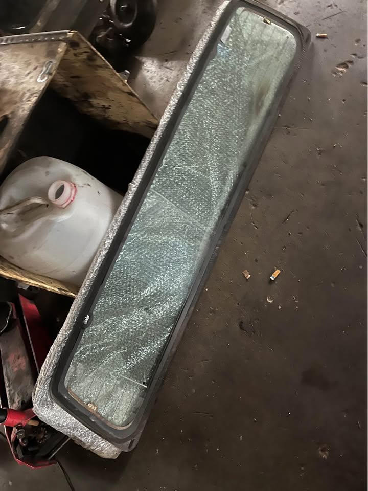 Nissan np 200 cab rear glass - Private Seller