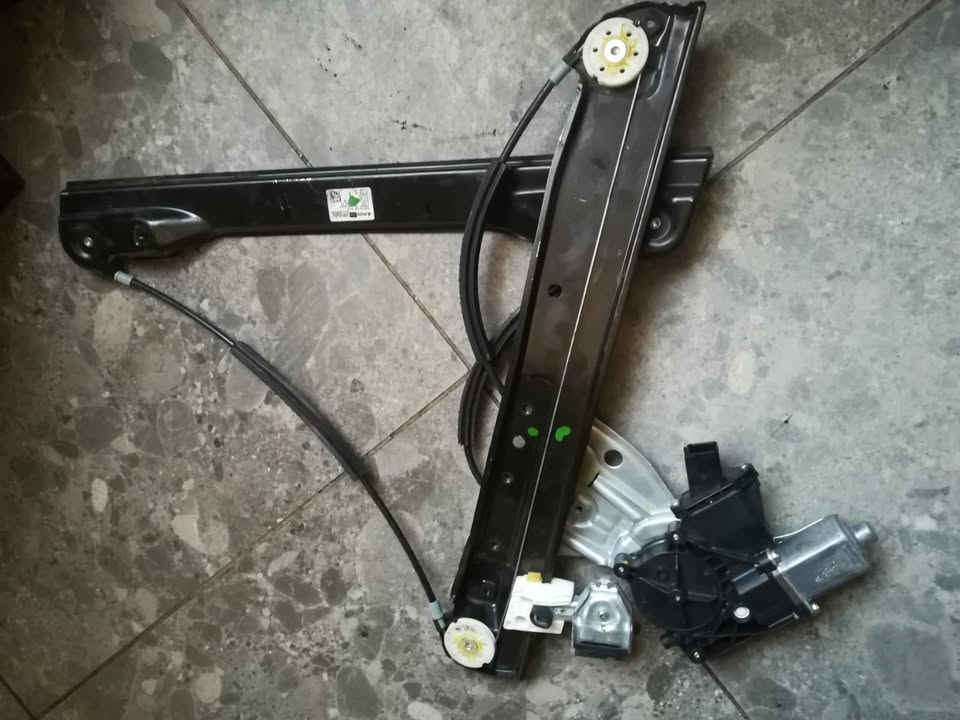 FRONT LEFT 7 PIN WINDOW WINDER MECHANISM - OPEL MERIVA - Private Seller FRONT LEFT 7 PIN WINDOW WINDER MECHANISM - OPEL MERIVA - Private Seller