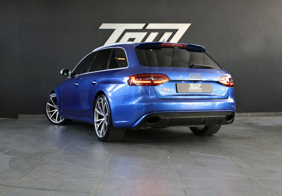 2013 Audi RS4 Avant Quattro Tiptronic