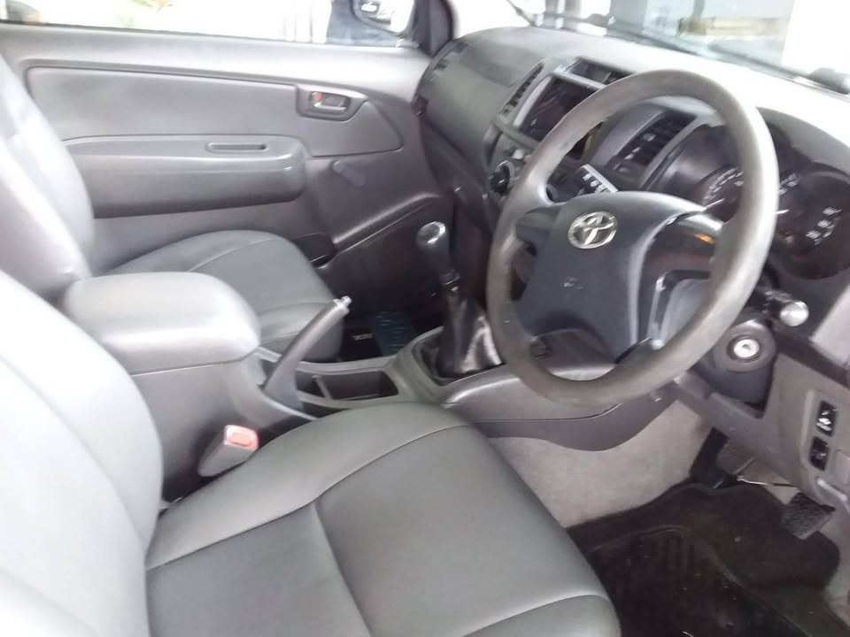 2014 model Toyota Hilux VVTI Single cab