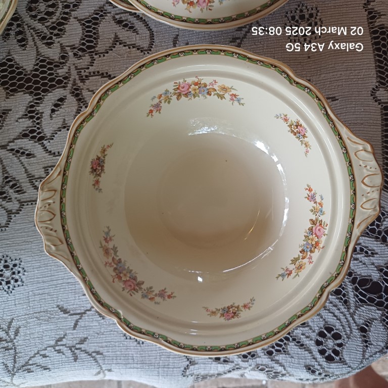 JOHNSON BROS 44 PIECE STUNNING VINTAGE SET