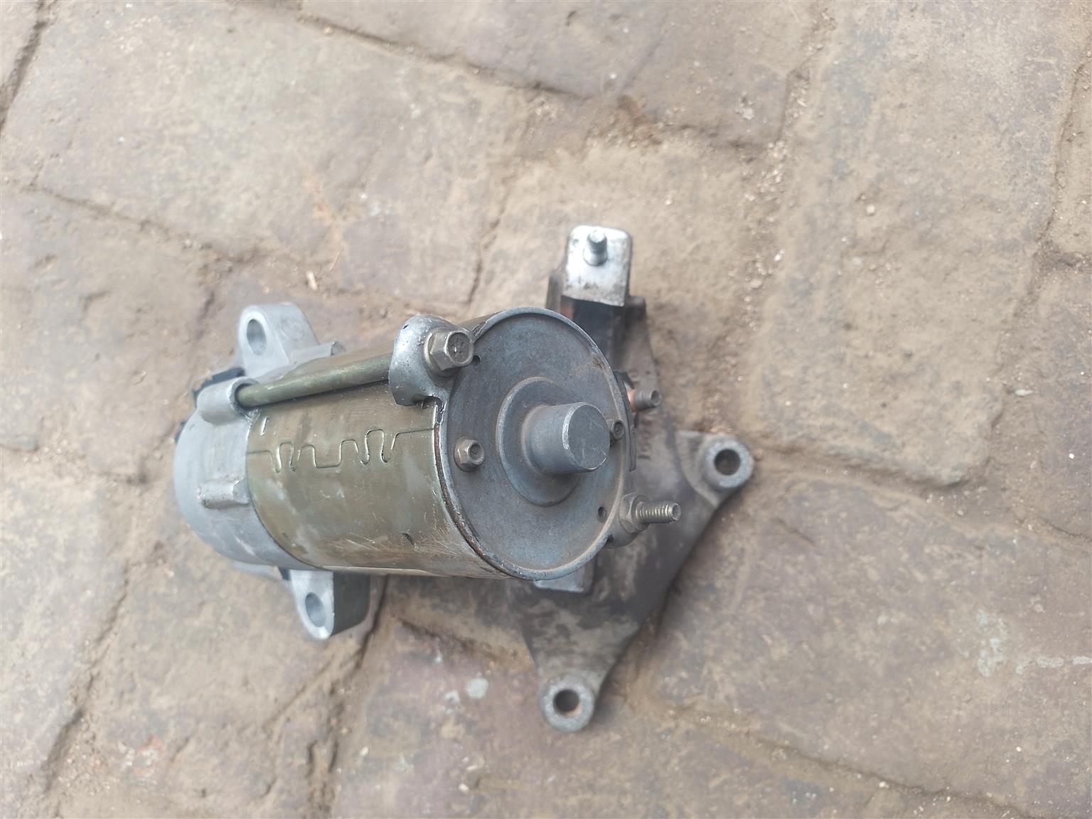 STARTER S40 1.8L 2010 VOLVO FOR SALE DELIVERY AVAILABLE COUNTRY WIDE - Private Seller