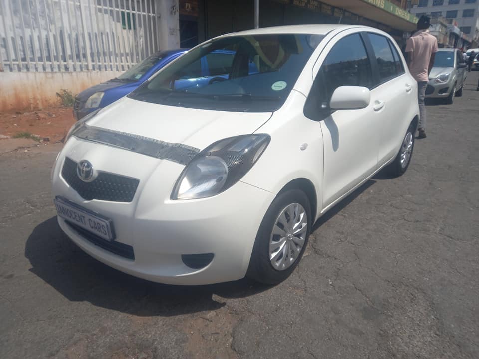 2008 TOYOTA YARIS T3 PETROL, MANUAL TRANSMISSION, WHITE COLOUR, MILEAGE 120000KM