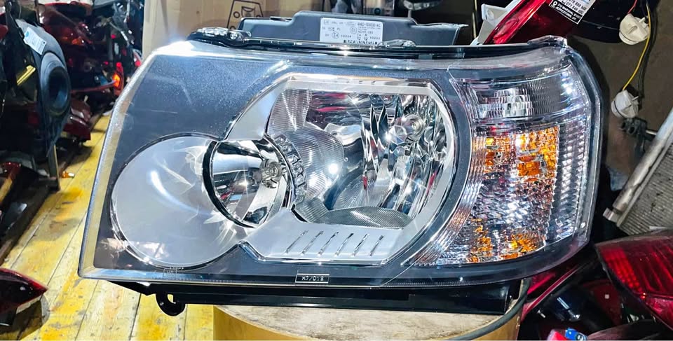 Land Rover Freelander 2 headlight - Private Seller