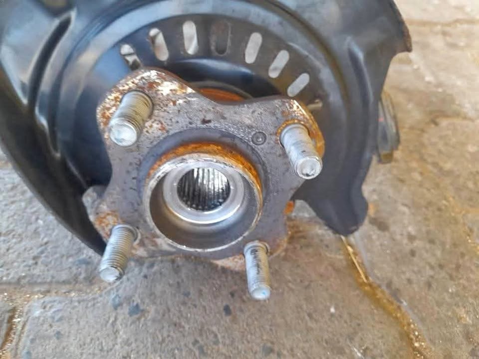 TOYOTA AYGA LEFT FRONT HUB AVAILABLE - Private Seller TOYOTA AYGA LEFT FRONT HUB AVAILABLE - Private Seller