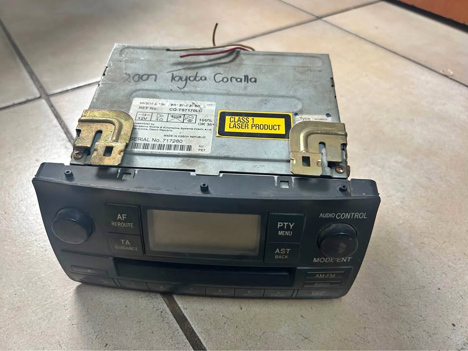 2007 Toyota Corolla Radio For Sale @Circle 7 Used Parts Call or WhatsApp - Private Seller