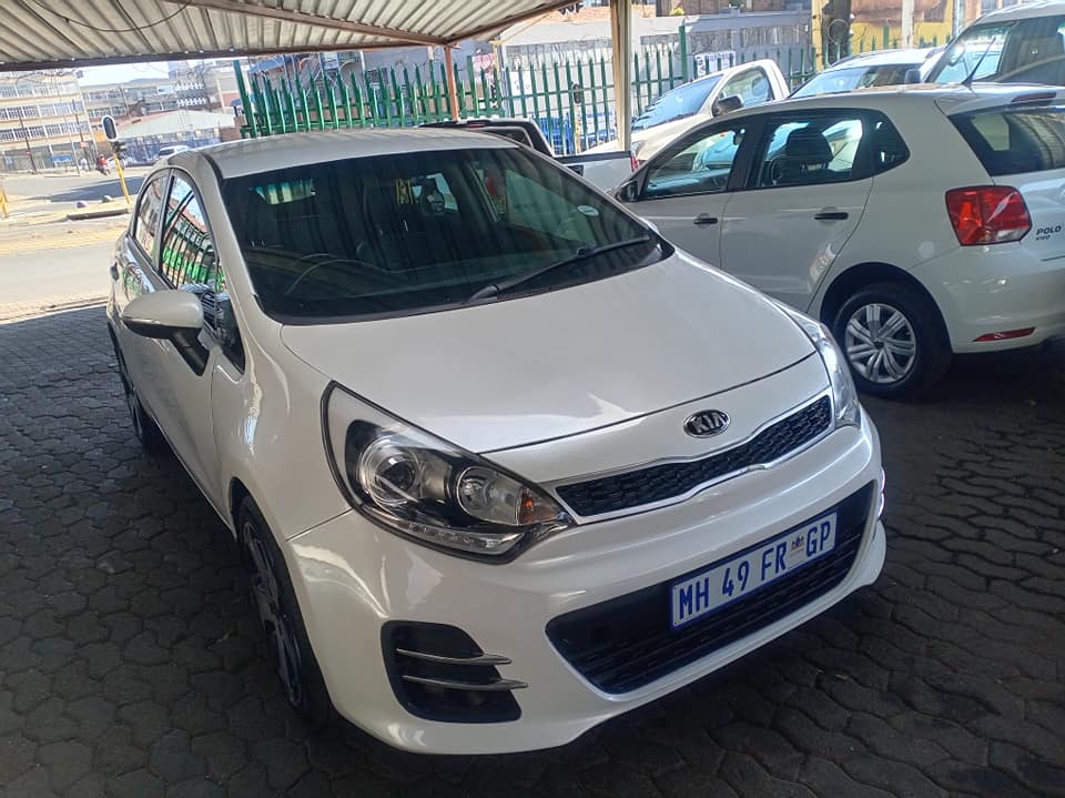 2015 Kia Rio 1.4Tec Manual Petrol White Reverse sensor Spare key