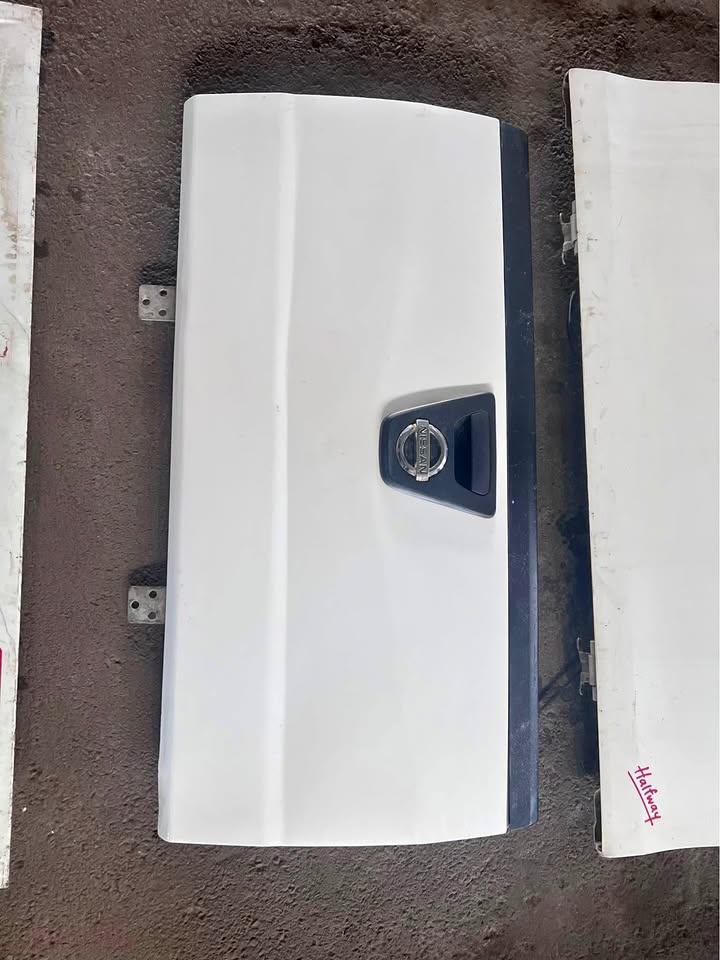 Nissan NP200 tailgate - Private Seller