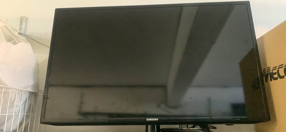 Samsung 40 inch tv  Steve Biko road  Gezina  Pretoria