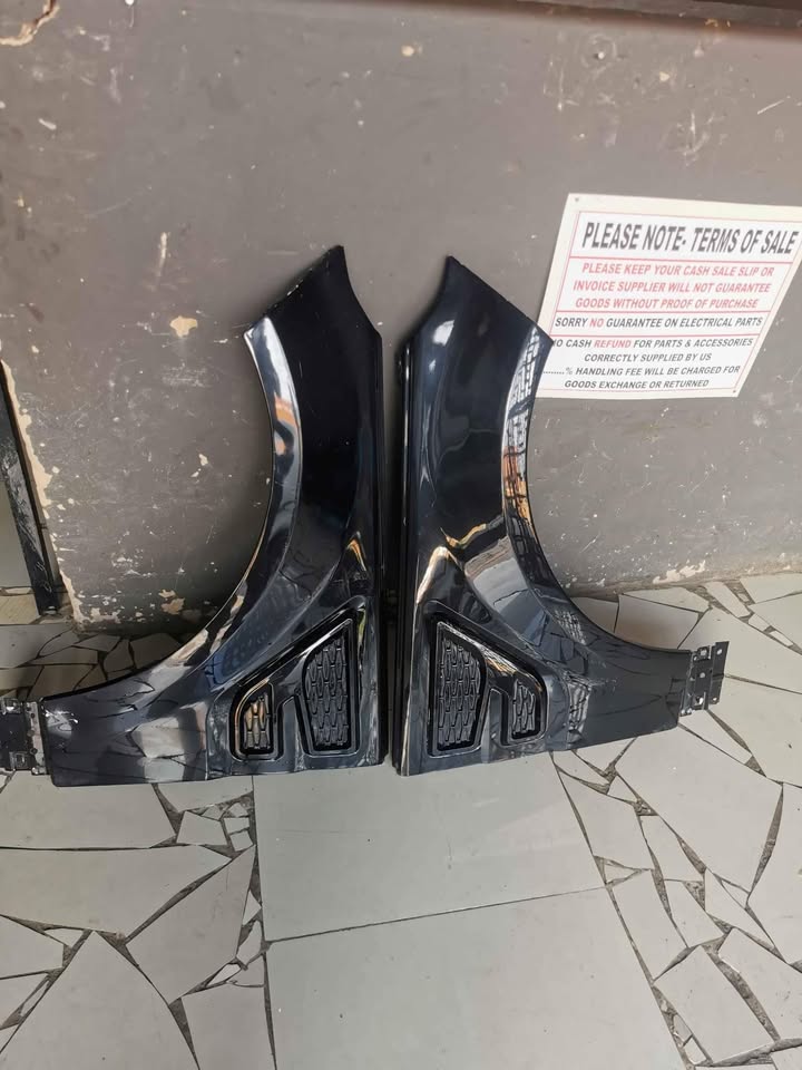 Range Rover Sport SRV front fenders - Private Seller Range Rover Sport SRV front fenders - Private Seller
