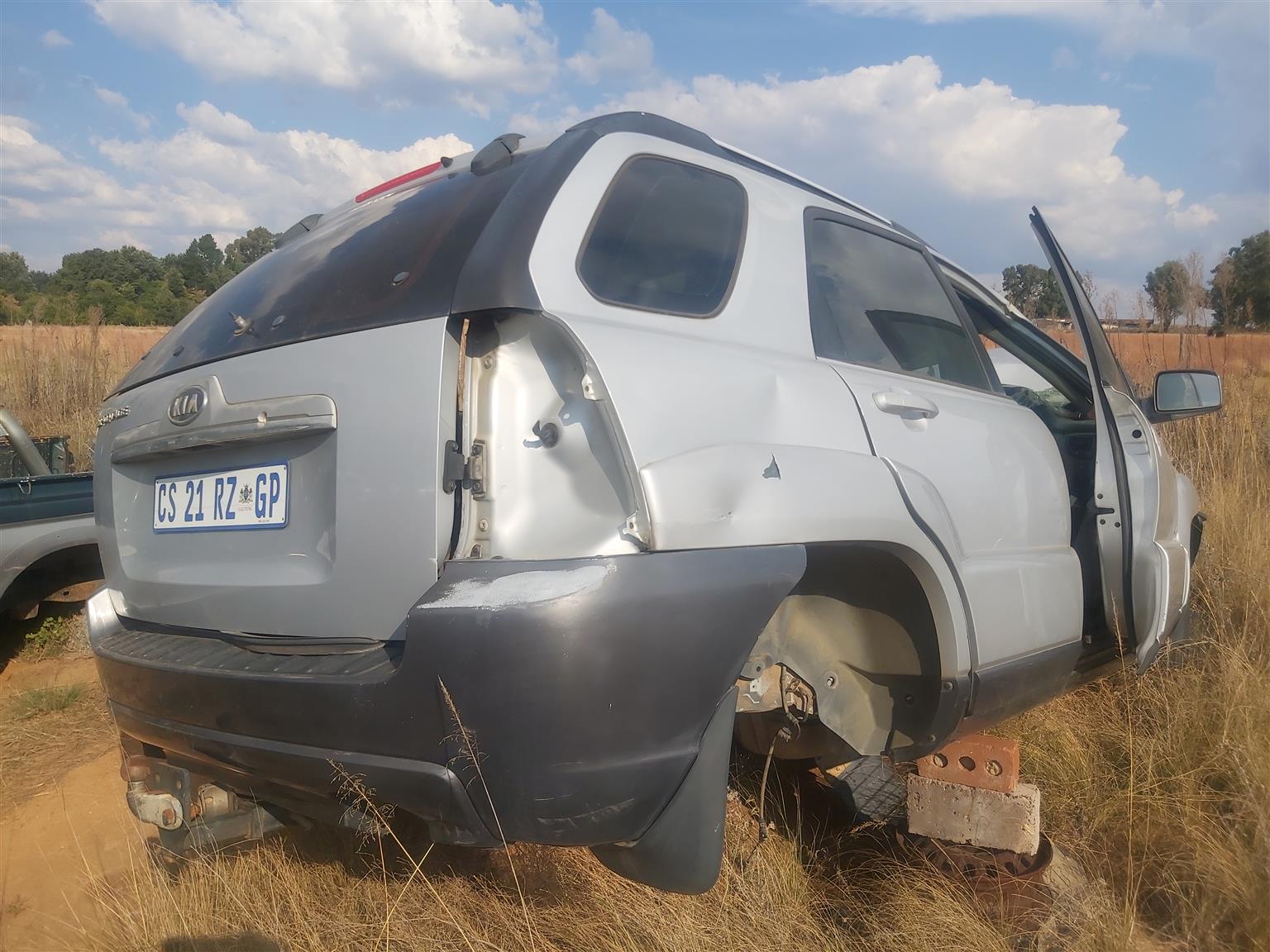 Kia sportage 2008 doors