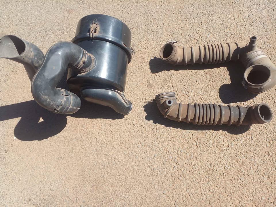 Mitsubishi colt airbox and pips - Private Seller Mitsubishi colt airbox and pips - Private Seller