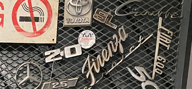 Fiat 600 badge emblem motive decal mascot ornament - Private Seller